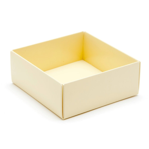 Fold-Up 4 Chocolate Box Base Only 78mm x 82mm x 32mm inÂ Cream